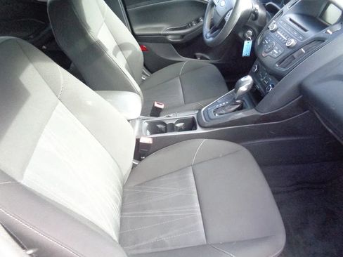Used 2015 Ford Focus SE FWD image 13