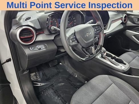 Used 2024 Chevrolet Trax RS FWD image 11