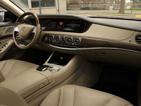 Used 2015 Mercedes-Benz S 550 Sedan image 24