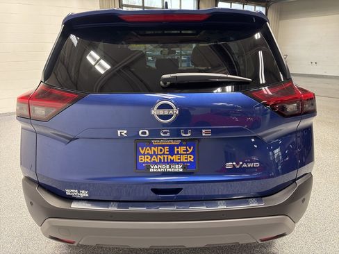 Used 2023 Nissan Rogue SV w/ SV Premium Package image 6