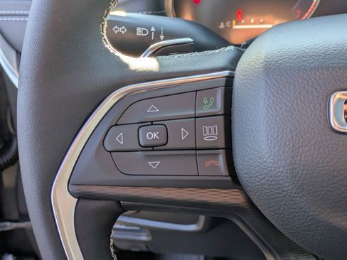 New 2025 Jeep Grand Cherokee Altitude image 16