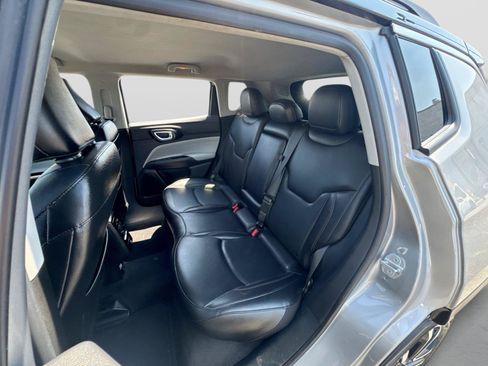 Used 2022 Jeep Compass Limited AWD/4WD image 12
