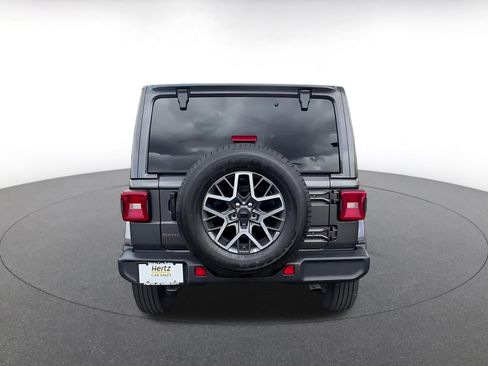 Used 2025 Jeep Wrangler Unlimited Sahara AWD/4WD image 12