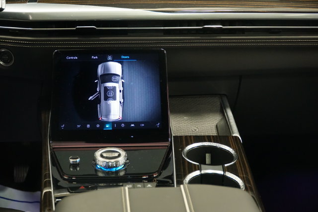 Certified 2025 Cadillac Escalade ESV Premium Luxury w/ Touring Package AWD/4WD image 15