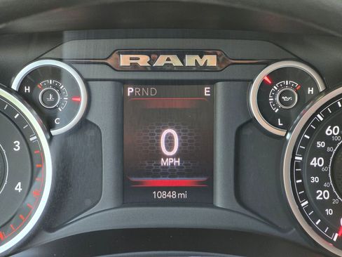 Used 2025 RAM 3500 Tradesman w/ Chrome Appearance Group AWD/4WD image 33