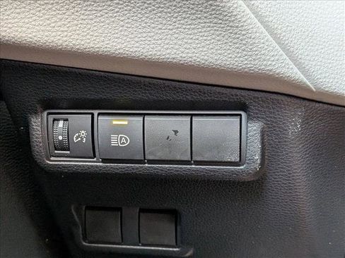 Used 2022 Toyota Corolla Cross L image 13