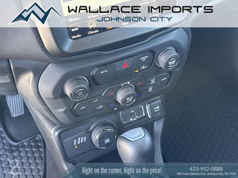 Used 2023 Jeep Renegade Latitude image 27