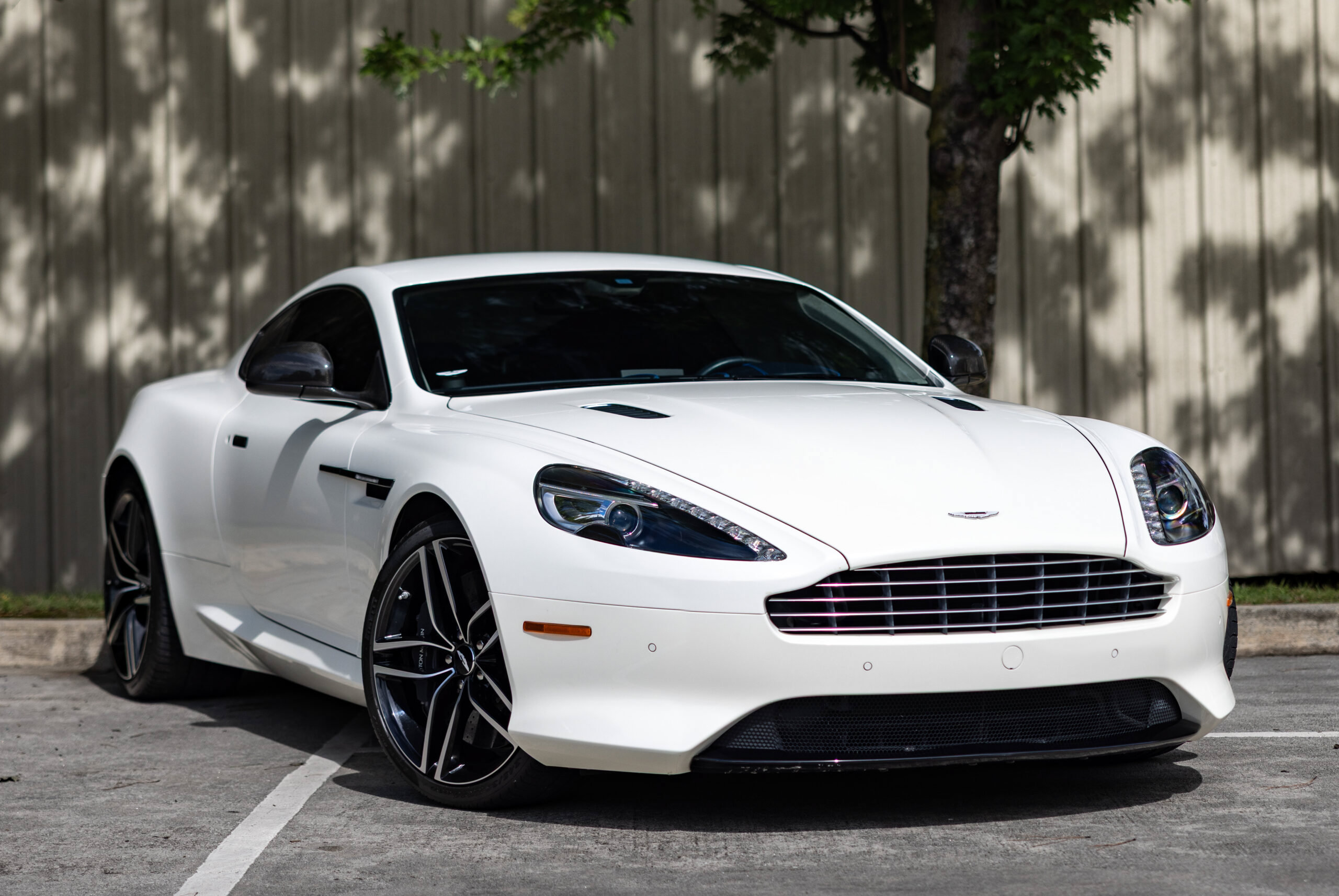 Used 2016 Aston Martin DB9 GT RWD image 12