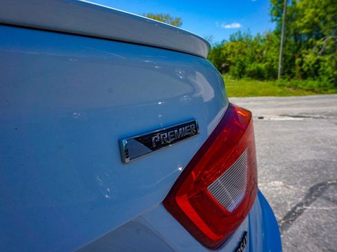 Used 2017 Chevrolet Cruze Premier FWD image 5