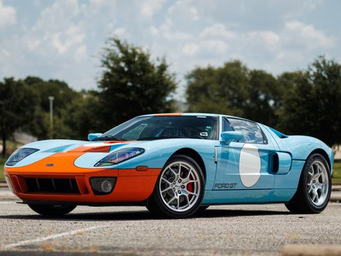 Used 2006 Ford GT image 3