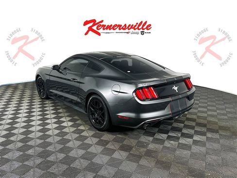 Used 2017 Ford Mustang Coupe image 5