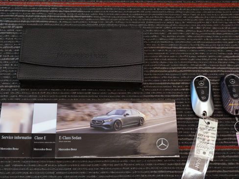 Used 2025 Mercedes-Benz E 53 AMG e 4MATIC Sedan image 20