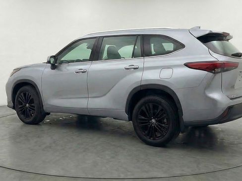 Used 2025 Toyota Highlander XSE image 5