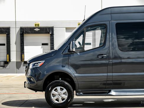 Used 2023 Mercedes-Benz Sprinter 2500 image 6