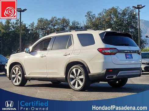Certified 2023 Honda Pilot Touring image 7