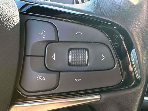 Used 2024 Buick Enclave Essence w/ Experience Buick Package AWD/4WD image 17