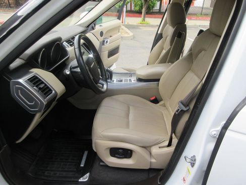 Used 2016 Land Rover Range Rover Sport SE AWD/4WD image 7