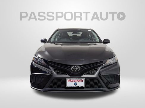 Used 2023 Toyota Camry SE image 9