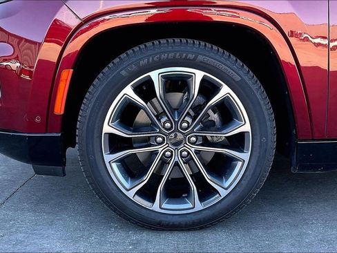 Used 2022 Jeep Grand Wagoneer Series III w/ Rear Seat Video Group 1 image 9