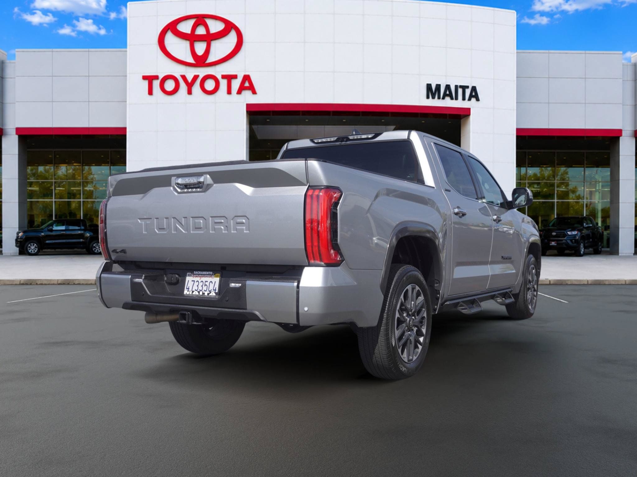 Used 2025 Toyota Tundra Limited AWD/4WD image 3