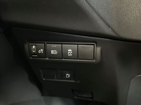 Used 2025 Toyota Corolla Cross AWD Hybrid image 30