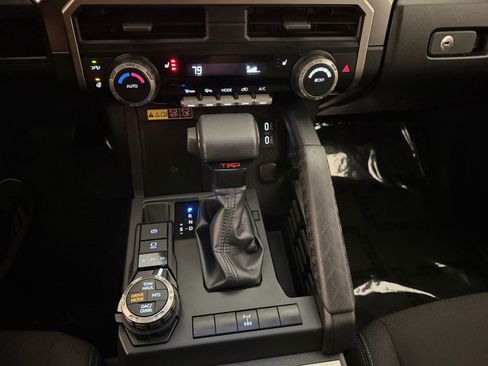 Used 2025 Toyota 4Runner TRD Off-Road AWD/4WD image 17