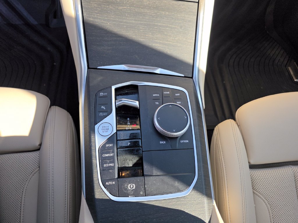 Certified 2024 BMW 330i Sedan w/ Convenience Package RWD image 18