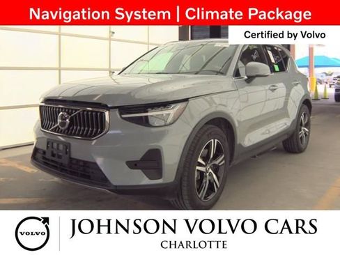 Used 2025 Volvo XC40 B5 Core AWD/4WD image 3