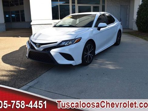 Used 2019 Toyota Camry SE image 5
