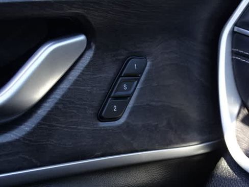 Used 2021 Jeep Grand Cherokee L Limited RWD image 39