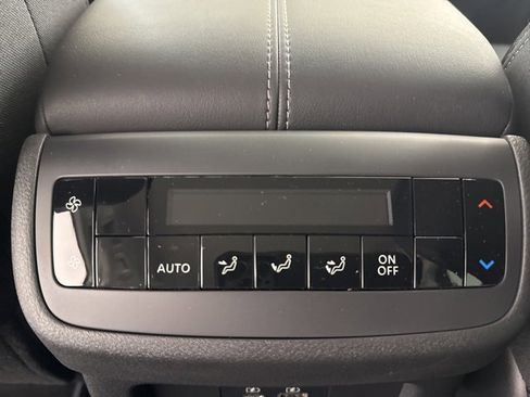 New 2025 Nissan Pathfinder SV image 32