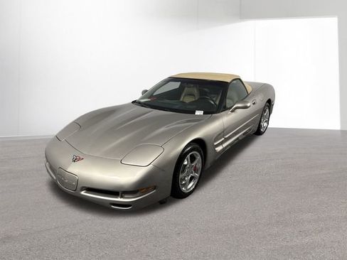 Used 2001 Chevrolet Corvette Convertible w/ Preferred Equipment Group2 image 28