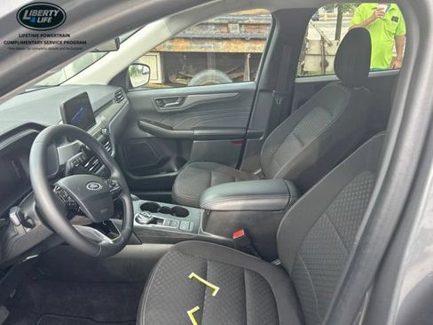 Used 2023 Ford Escape Active AWD/4WD image 9