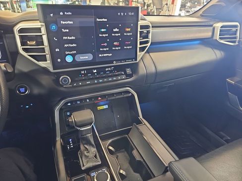 Used 2022 Toyota Tundra Platinum image 17