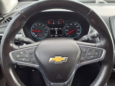 Used 2018 Chevrolet Equinox LT image 19