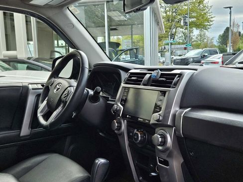 Used 2020 Toyota 4Runner SR5 Premium w/ Moonroof Package image 10
