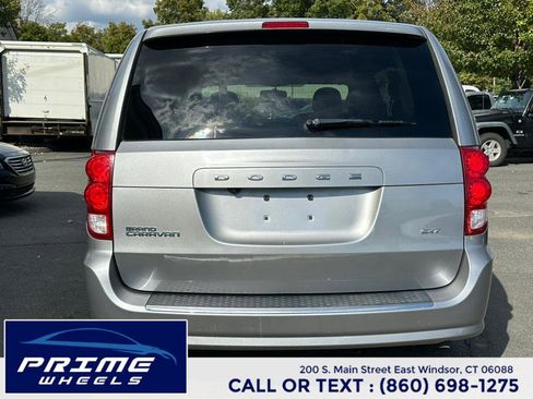 Used 2017 Dodge Grand Caravan SXT image 6