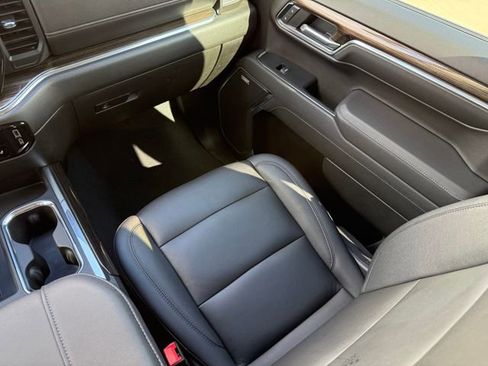 Used 2023 Chevrolet Silverado 1500 RST image 25