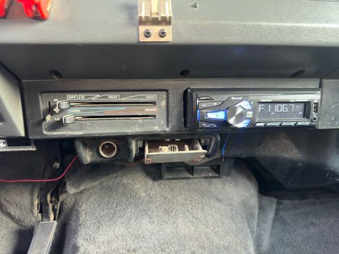 Used 1989 Jeep Wrangler Laredo image 30