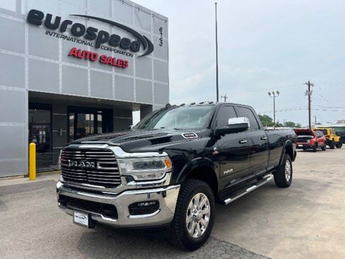 Used 2020 RAM 2500 Laramie AWD/4WD image 2