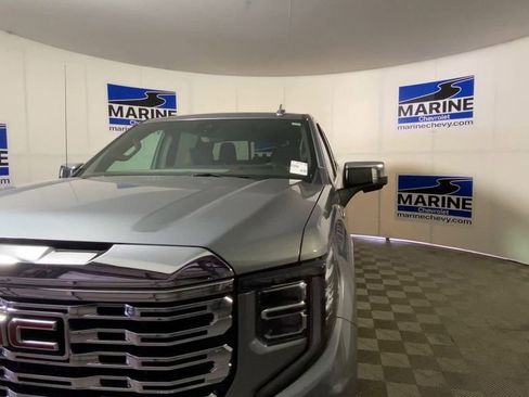 Used 2024 GMC Sierra 1500 Denali w/ Technology Package AWD/4WD image 5