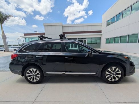 Used 2019 Subaru Outback 2.5i Touring AWD/4WD image 5