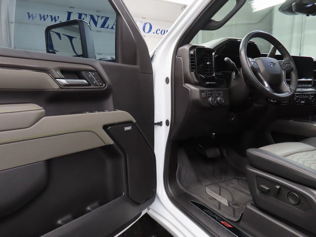 Used 2025 Chevrolet Silverado 2500 ZR2 w/ Technology Package AWD/4WD image 45