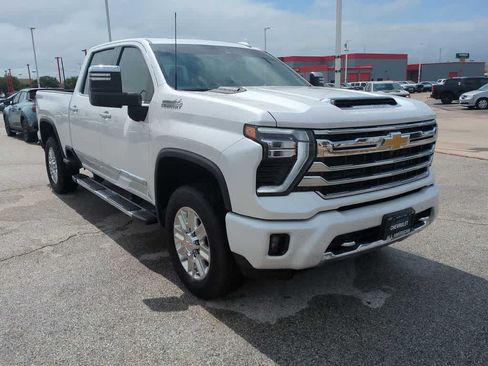 Used 2024 Chevrolet Silverado 3500 High Country w/ High Country Premium Package AWD/4WD image 2