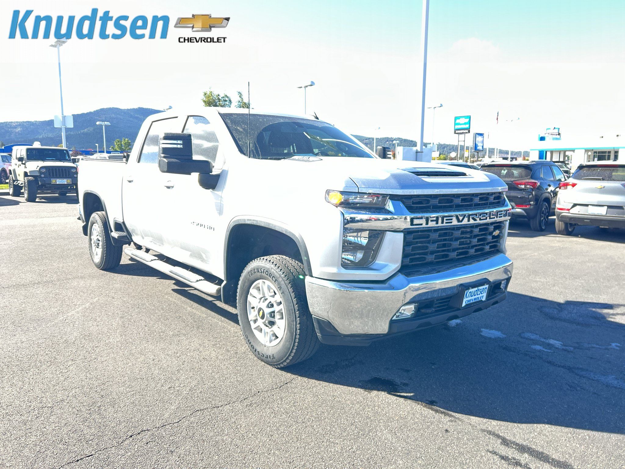 Used 2021 Chevrolet Silverado 2500 LT w/ Convenience Package AWD/4WD image 1