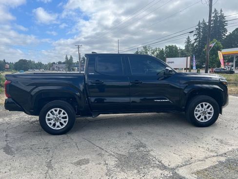 Used 2025 Toyota Tacoma SR5 RWD image 5