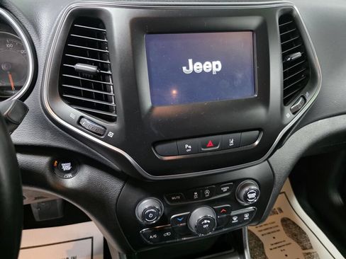 Used 2021 Jeep Cherokee Latitude Lux w/ Trailer Tow Group AWD/4WD image 13