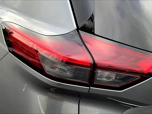 Used 2023 Nissan Rogue SL w/ SL Premium Package image 28