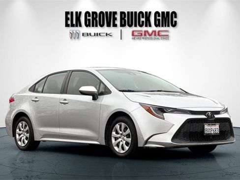 Used 2021 Toyota Corolla LE image 2