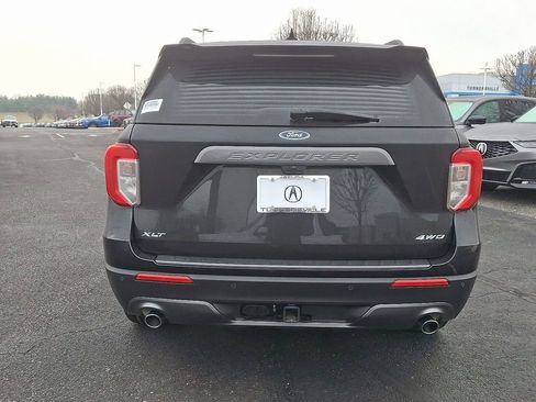 Used 2023 Ford Explorer XLT w/ Equipment Group 202A image 5